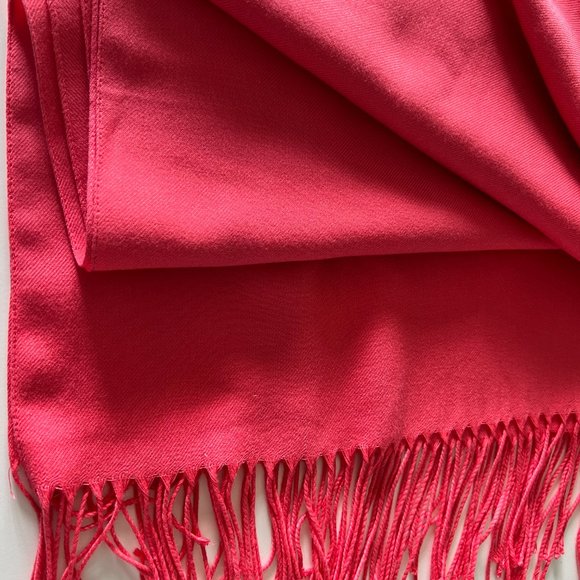 ITALIAN Scarf/Wrap with Fringe EUC - Picture 5 of 7